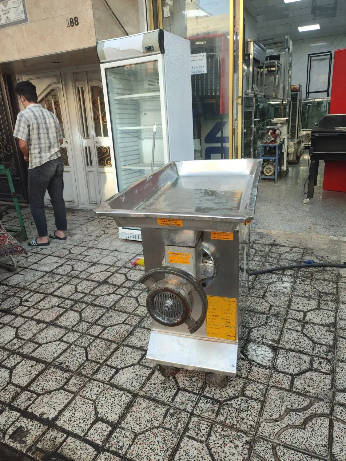 چرخ گوشت صنعتی چگا سایز42 سه فاز در حد نونو|کافی‌شاپ و رستوران|نسیم‌شهر, |دیوار