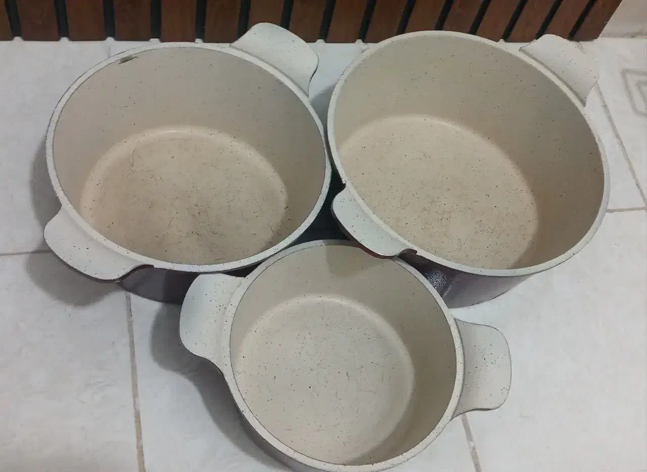 سرویس چدن|ظروف پخت‌وپز|یزد, |دیوار