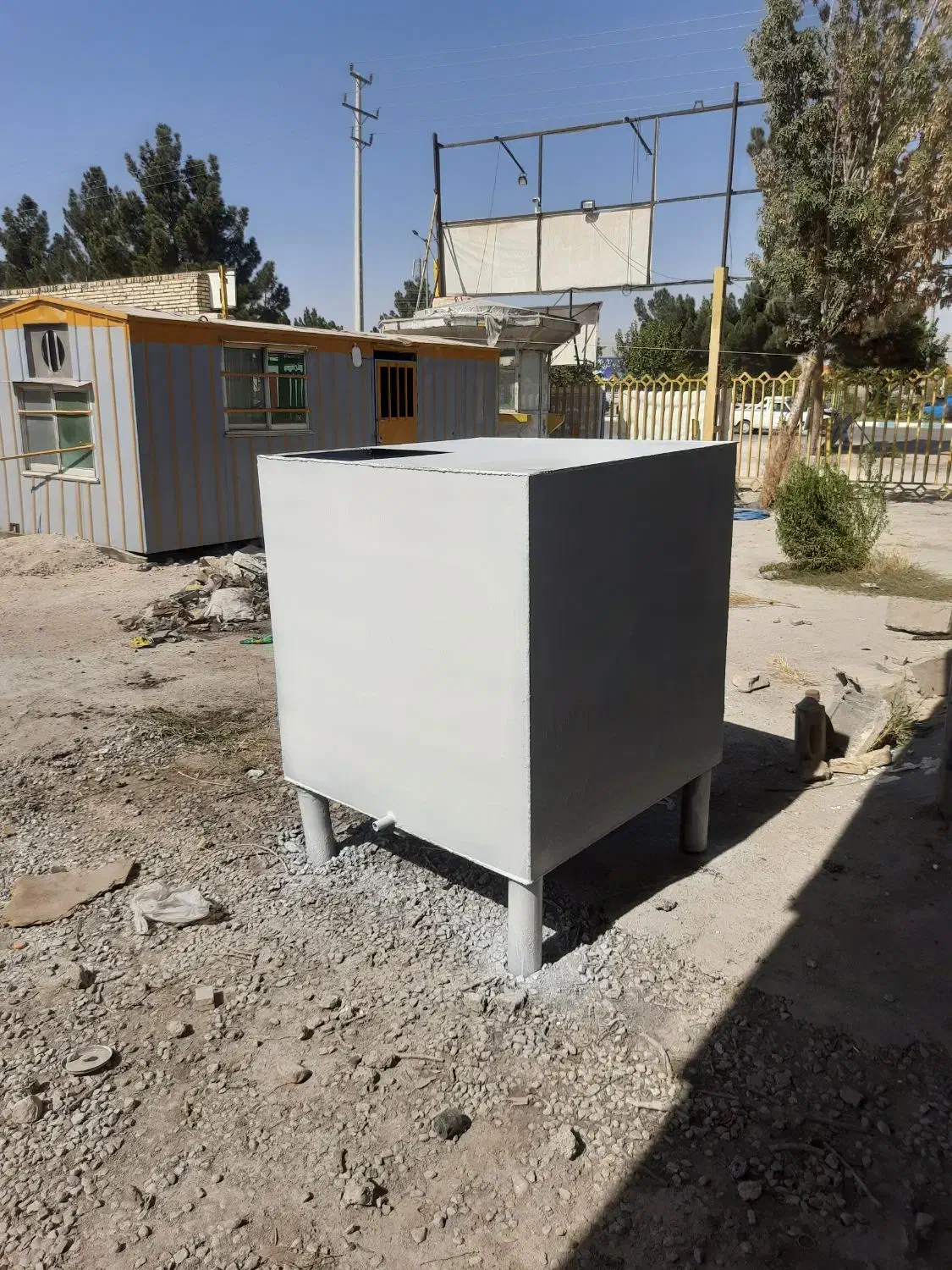 تانکر سوخت۱۰۰۰لیتری ورق۴ بسیار محکم وصندلی انتظار|مصالح و تجهیزات ساختمان|بجنورد, |دیوار