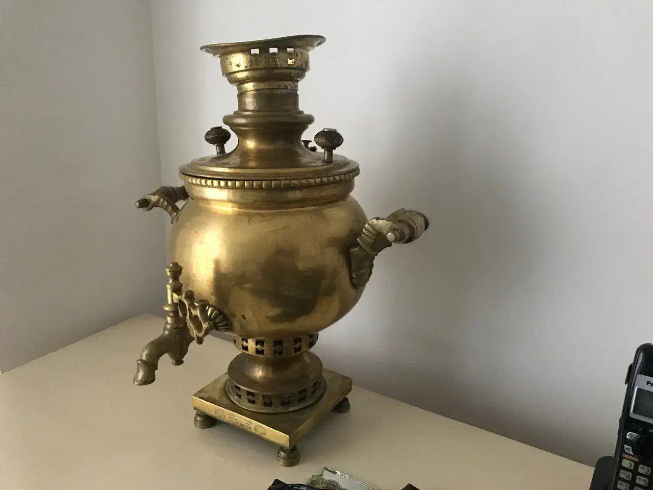 سماور اصل روسی ۱۳۰ سال پیش|کلکسیون اشیاء عتیقه|رشت, رودبارتان|دیوار