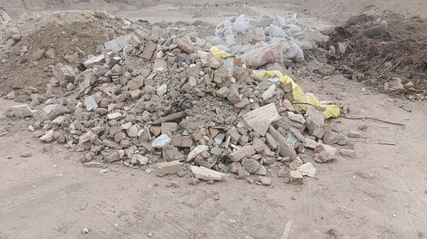 حمل مصالح ساختمانی گوناگون|خدمات حمل و نقل|اندیشه, اندیشه فاز ۳|دیوار