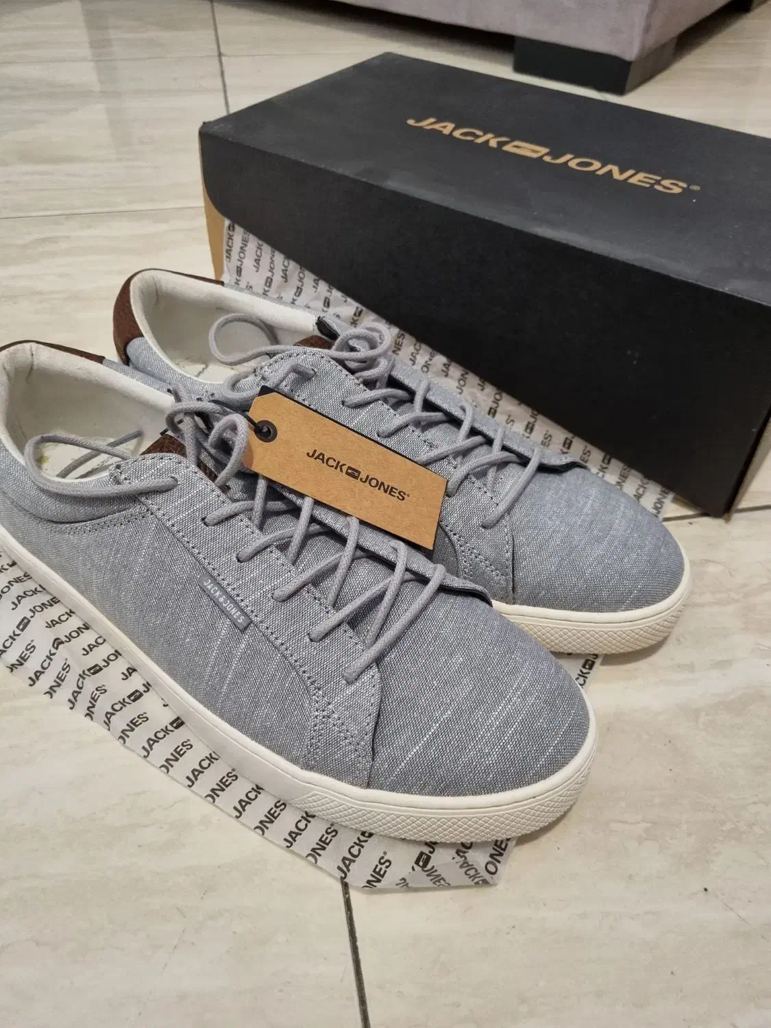کفش کتانی اوریجینال jack and jones سایز ۴۴|کیف، کفش، کمربند|تهران, قیطریه|دیوار