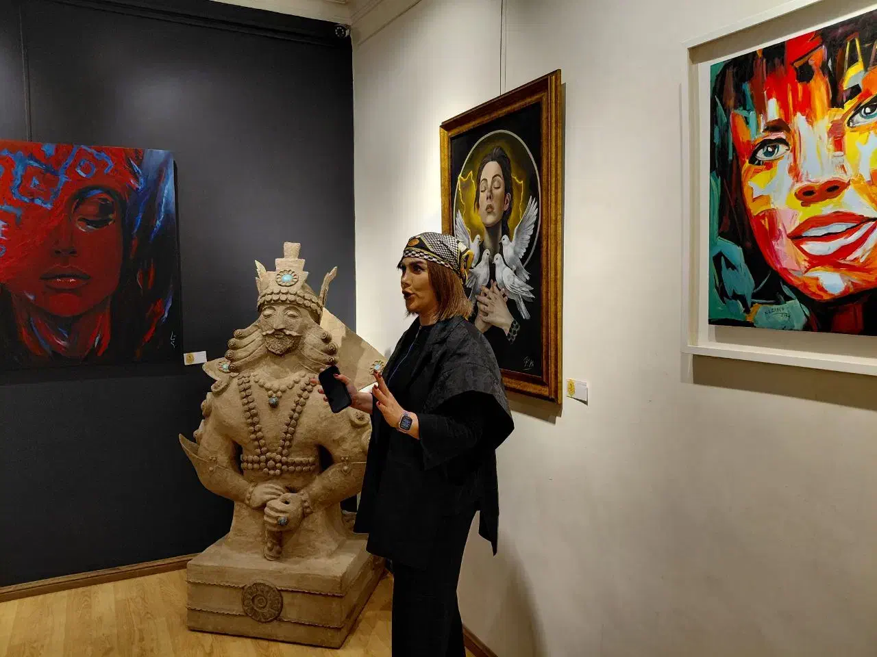 نمایشگاه خودنگاره در گالری انتظامی|گردهمایی و همایش|تهران, مهران (سیدخندان)|دیوار