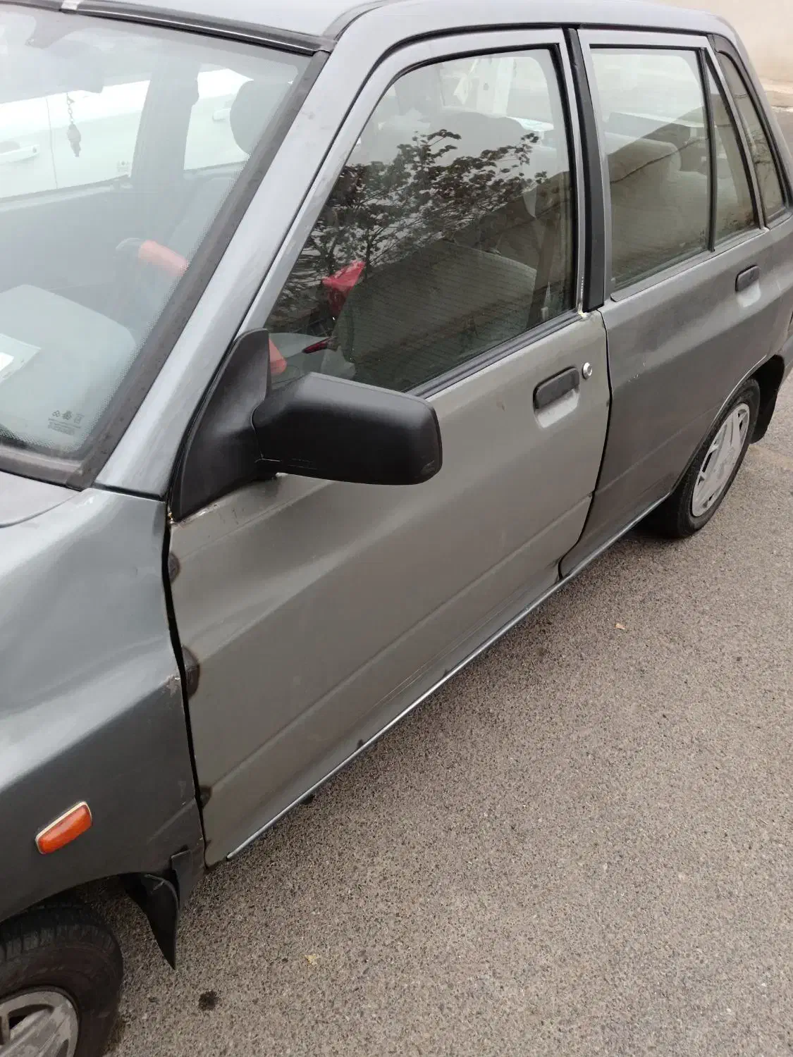 درب سالم ولی بدون رنگ پراید|قطعات یدکی و لوازم جانبی|تبریز, |دیوار