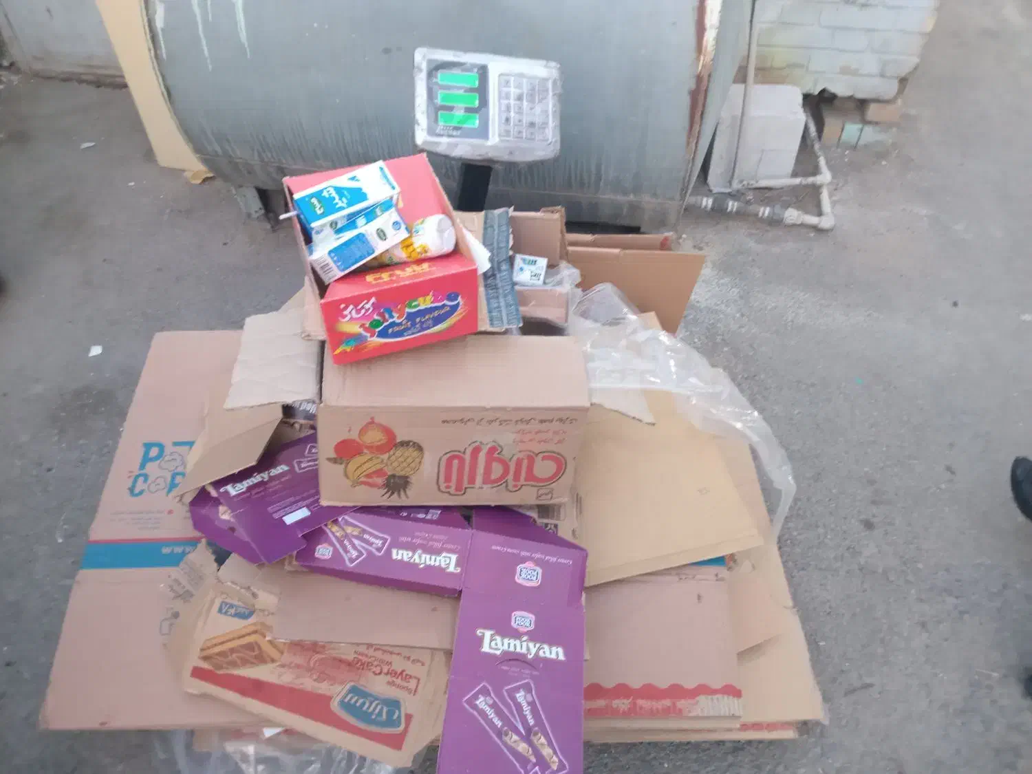 خرید ضایعات کاغذ کتاب کارتن فی ۱۸۰۰۰ت از درب منزل|عمدهفروشی|مشهد, رسالت|دیوار