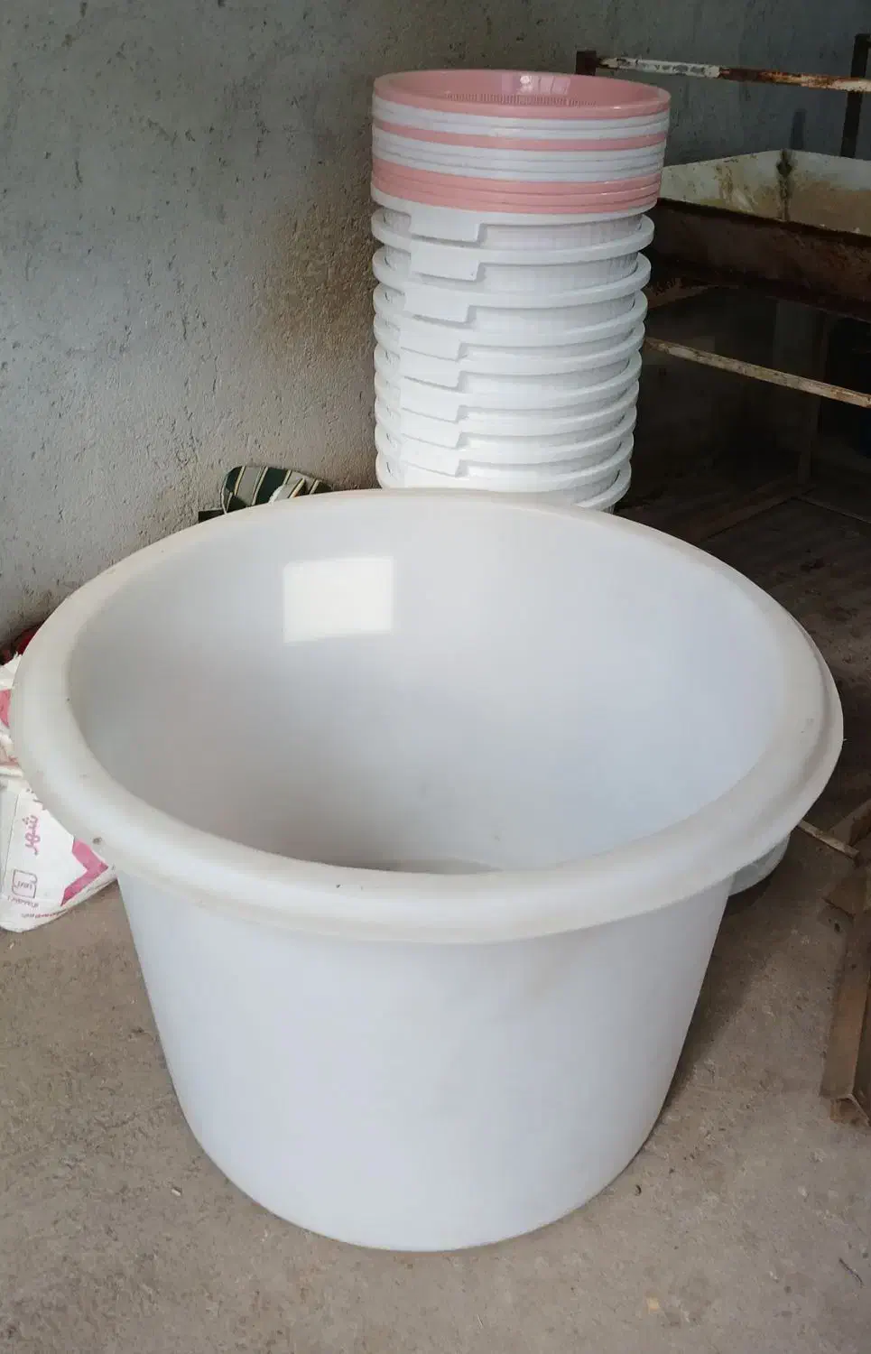 مخزن آب|ظروف نگهدارنده، پلاستیکی، یک‌بارمصرف|تبریز, |دیوار