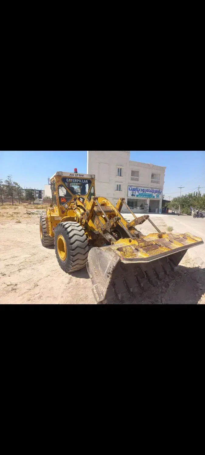 نیازمند راننده لودر ۹۵۰|استخدام حمل و نقل|شیراز, شهرک بهشتی|دیوار