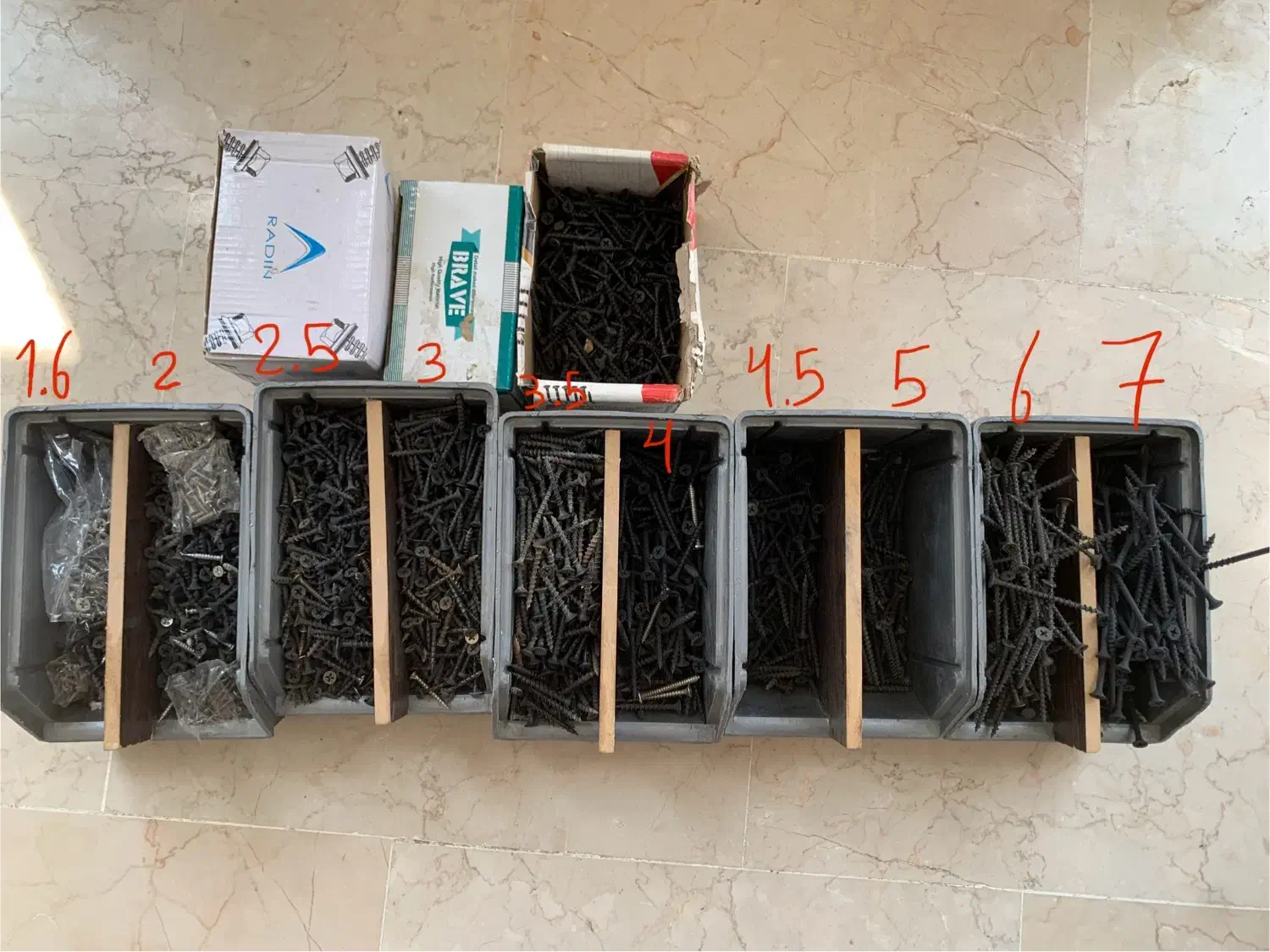 تعداد محدودی پیچ های کابینتی و. به علت تغییر شغل|ابزارآلات|تهران, سوهانک|دیوار