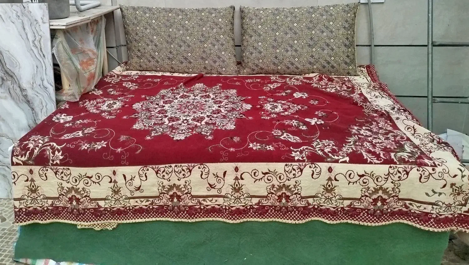 تخت آهنی حیاطی|تخت و سرویس خواب|آزادشهر, |دیوار