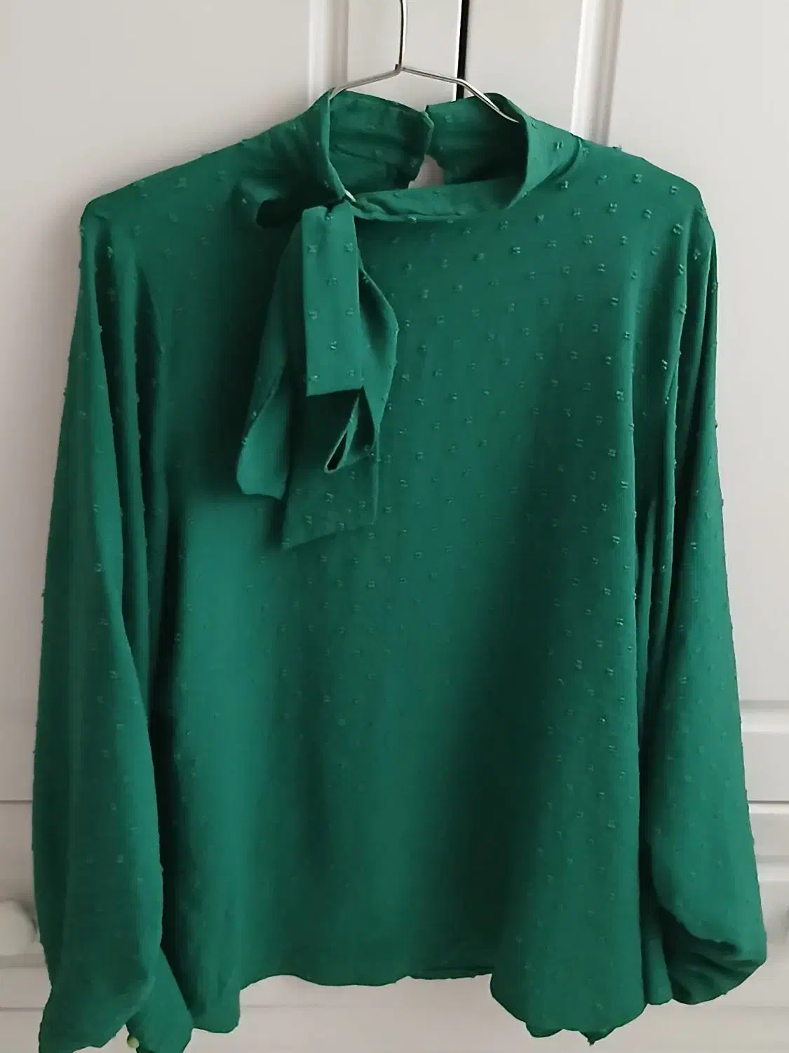 شومیز  نو|لباس|ری, جوانمرد قصاب|دیوار