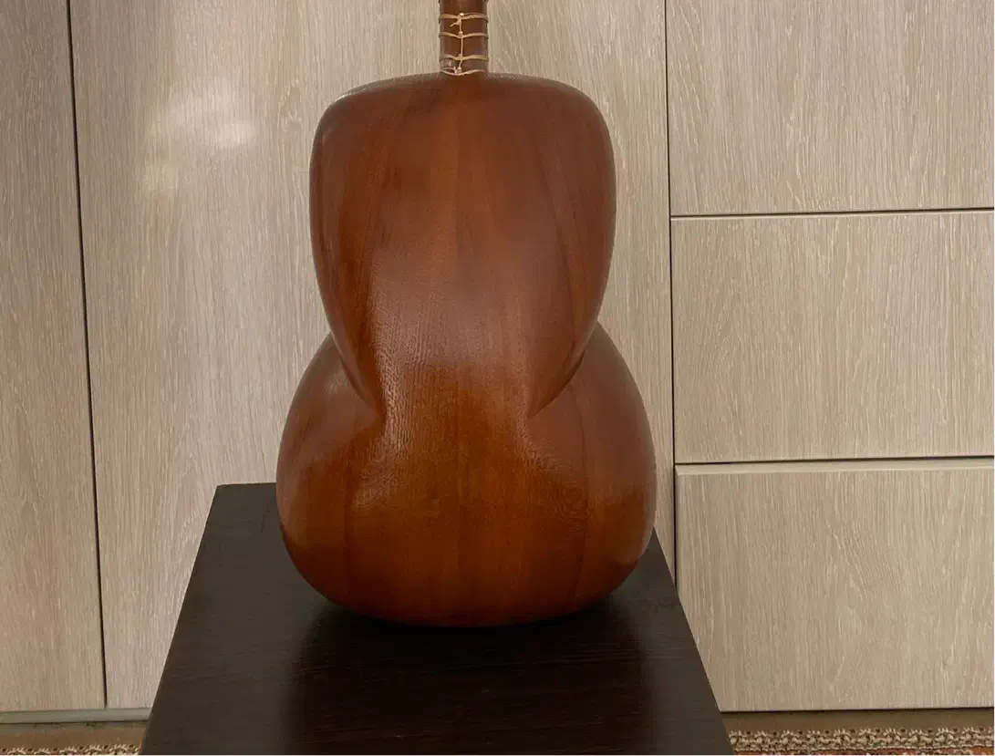 تار شناسنامهدار ساخته استاد(منوچهر غیاثوند)|سازهای سنتی|کرمانشاه, |دیوار