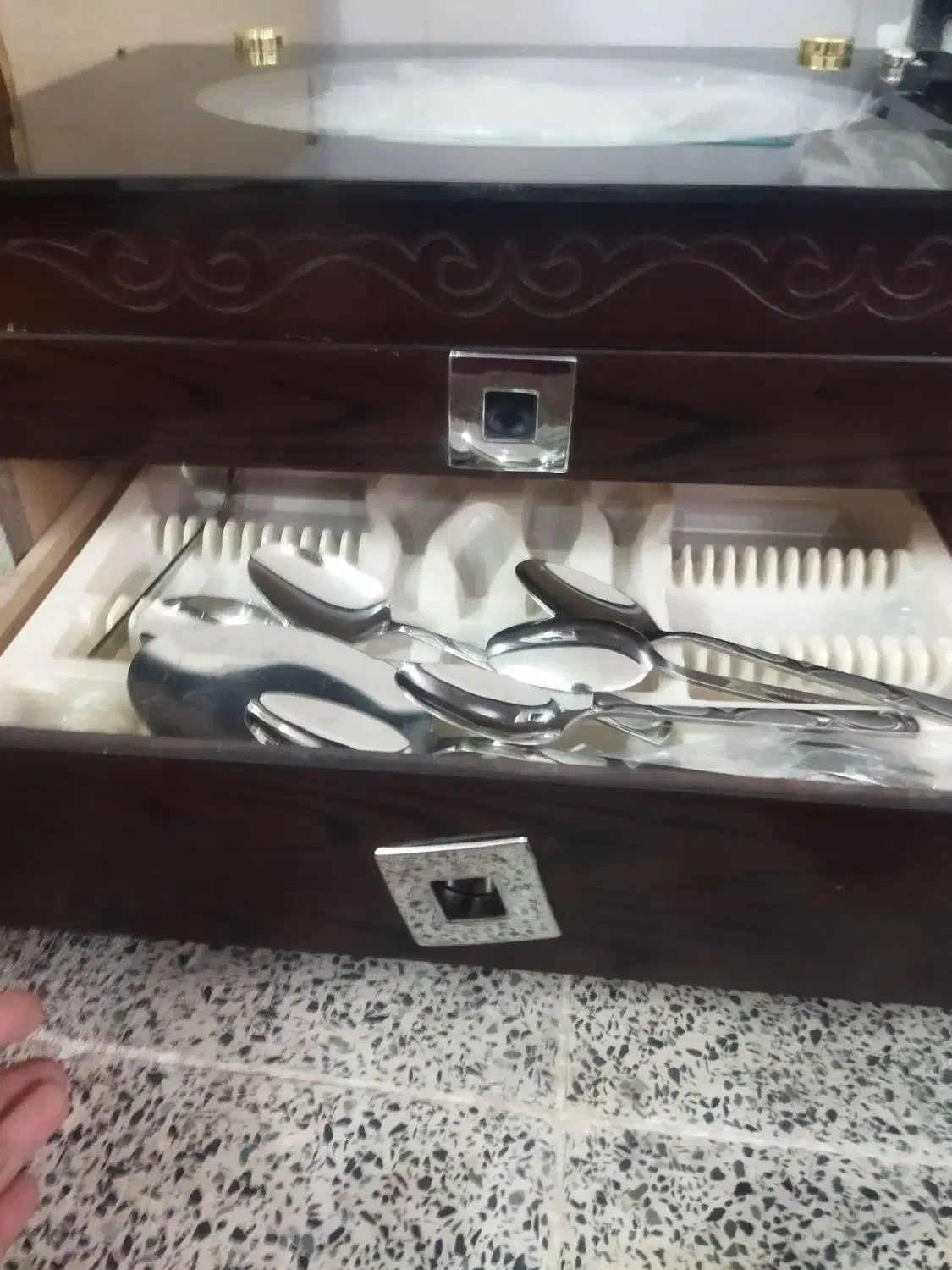 کنسول قاشق پایه دار مناسب جهیزیه|بوفه، ویترین، کنسول|هرند, |دیوار