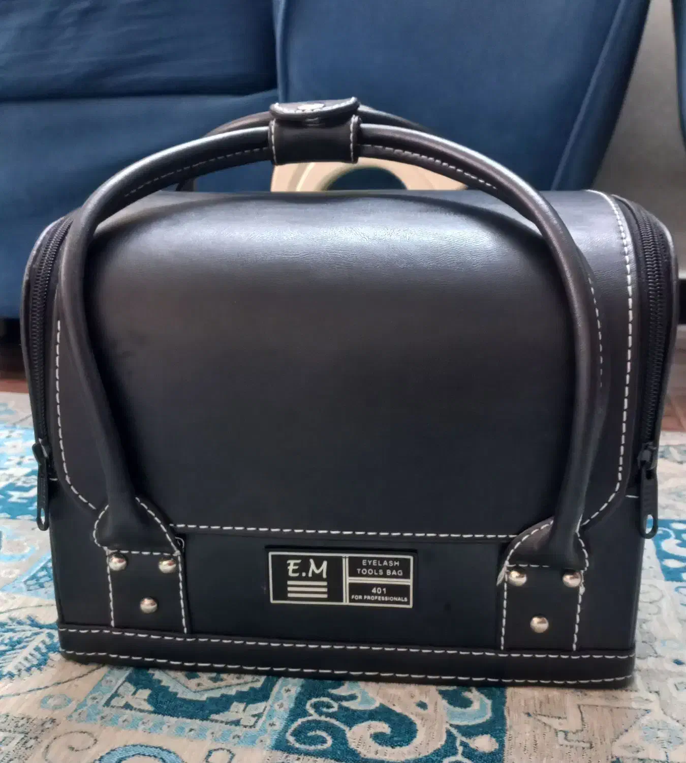 کیف چرم برند ای ام|کیف، کفش، کمربند|اندیشه, اندیشه فاز ۱|دیوار