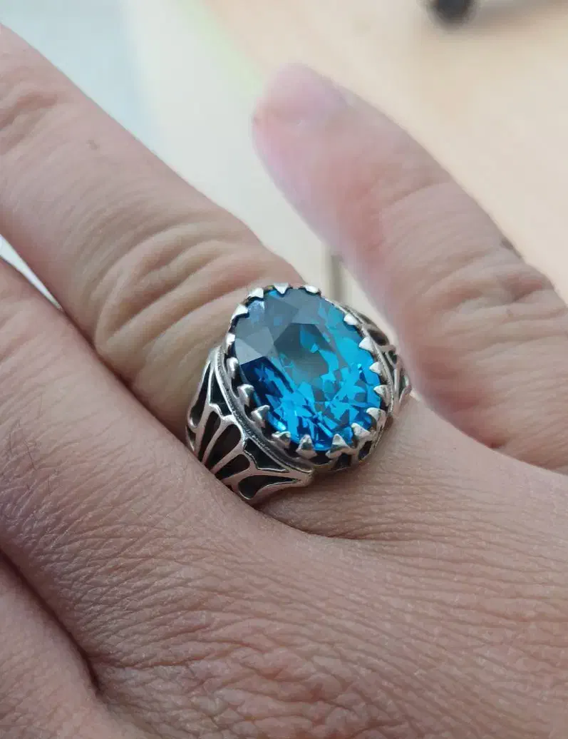 کلکسیونی زیبا (توپاز انگشتر)|کلکسیون اشیاء عتیقه|اردبیل, |دیوار