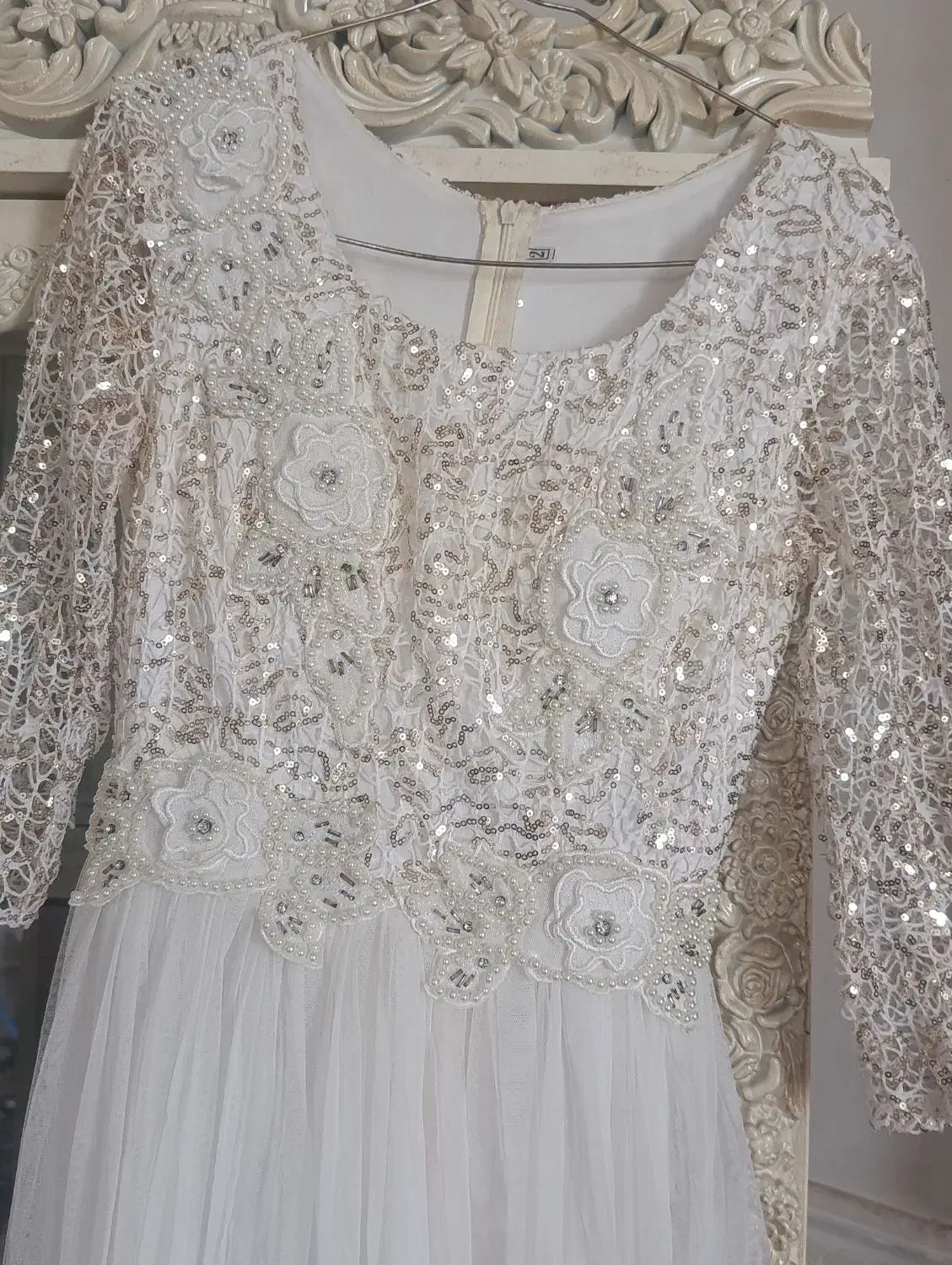 دو عدد لباس مجلسی زنانه|لباس|جلین, |دیوار