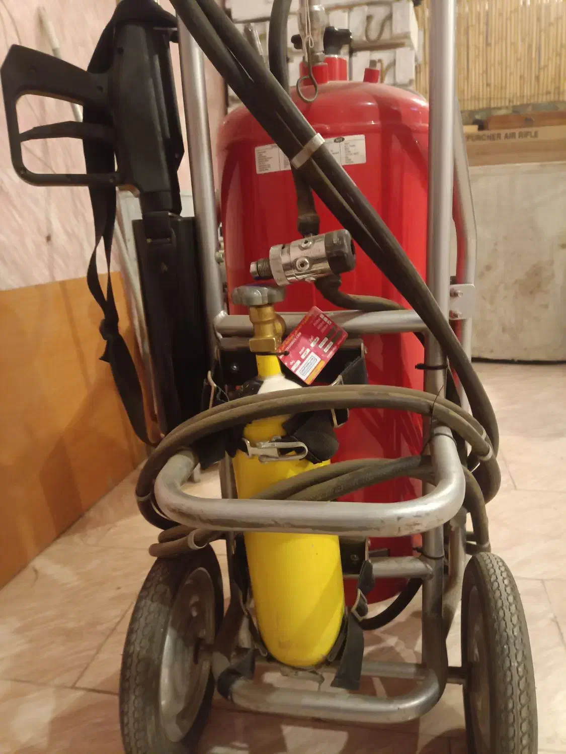 کپسول آتش نشانی آب وکف|مصالح و تجهیزات ساختمان|بافت, |دیوار