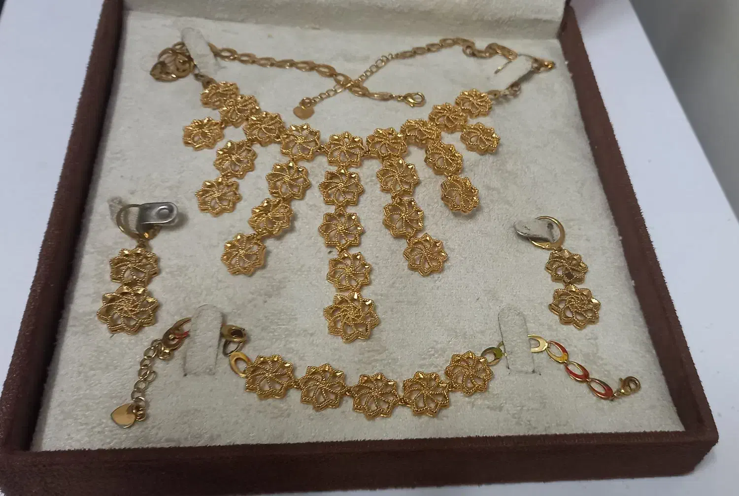 سرویس شیک طلاروس نو والنگو طلاروس|بدلیجات|بروجرد, |دیوار