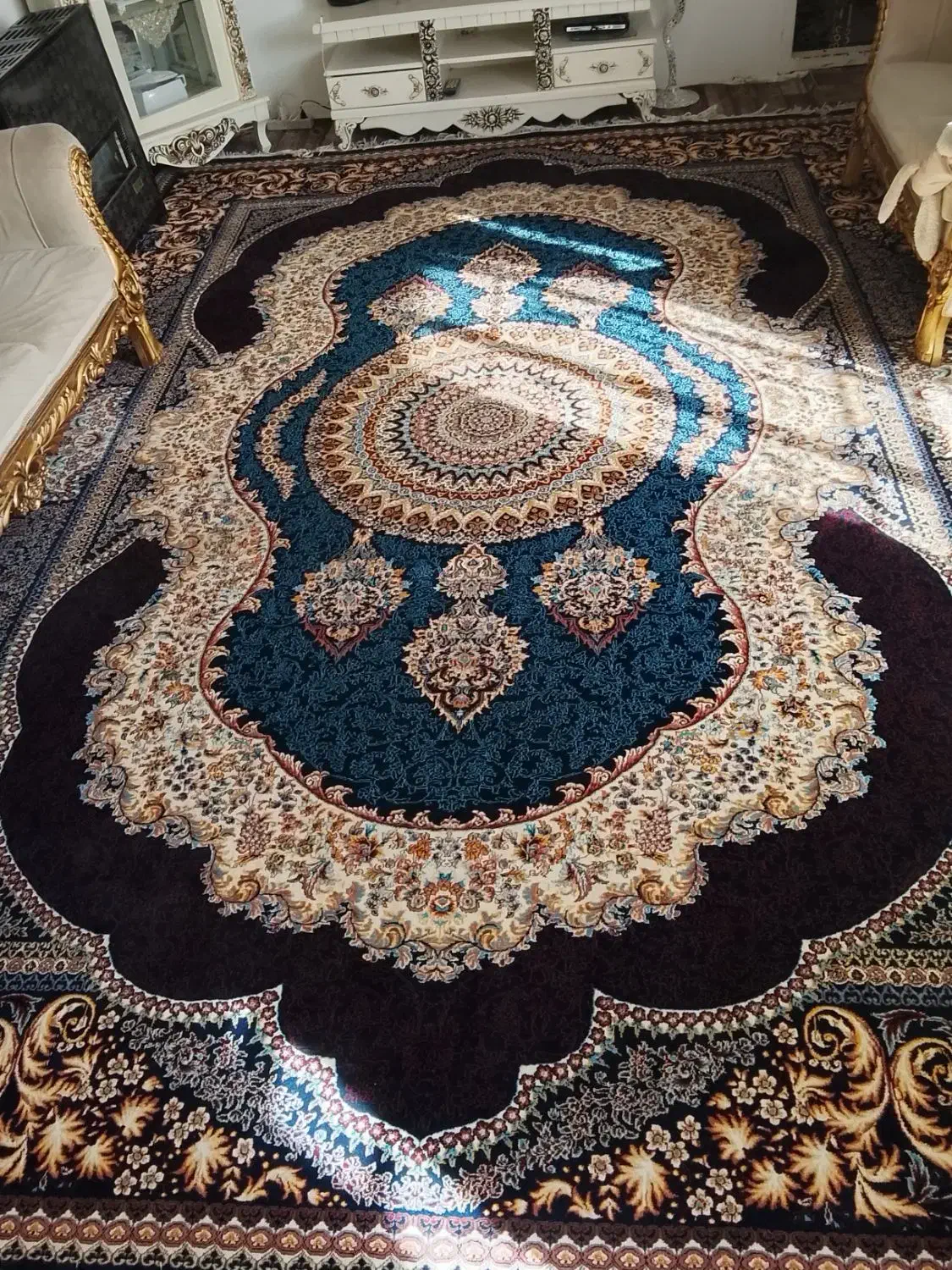 فرش تمیز در حد نو|فرش|تاکستان, |دیوار