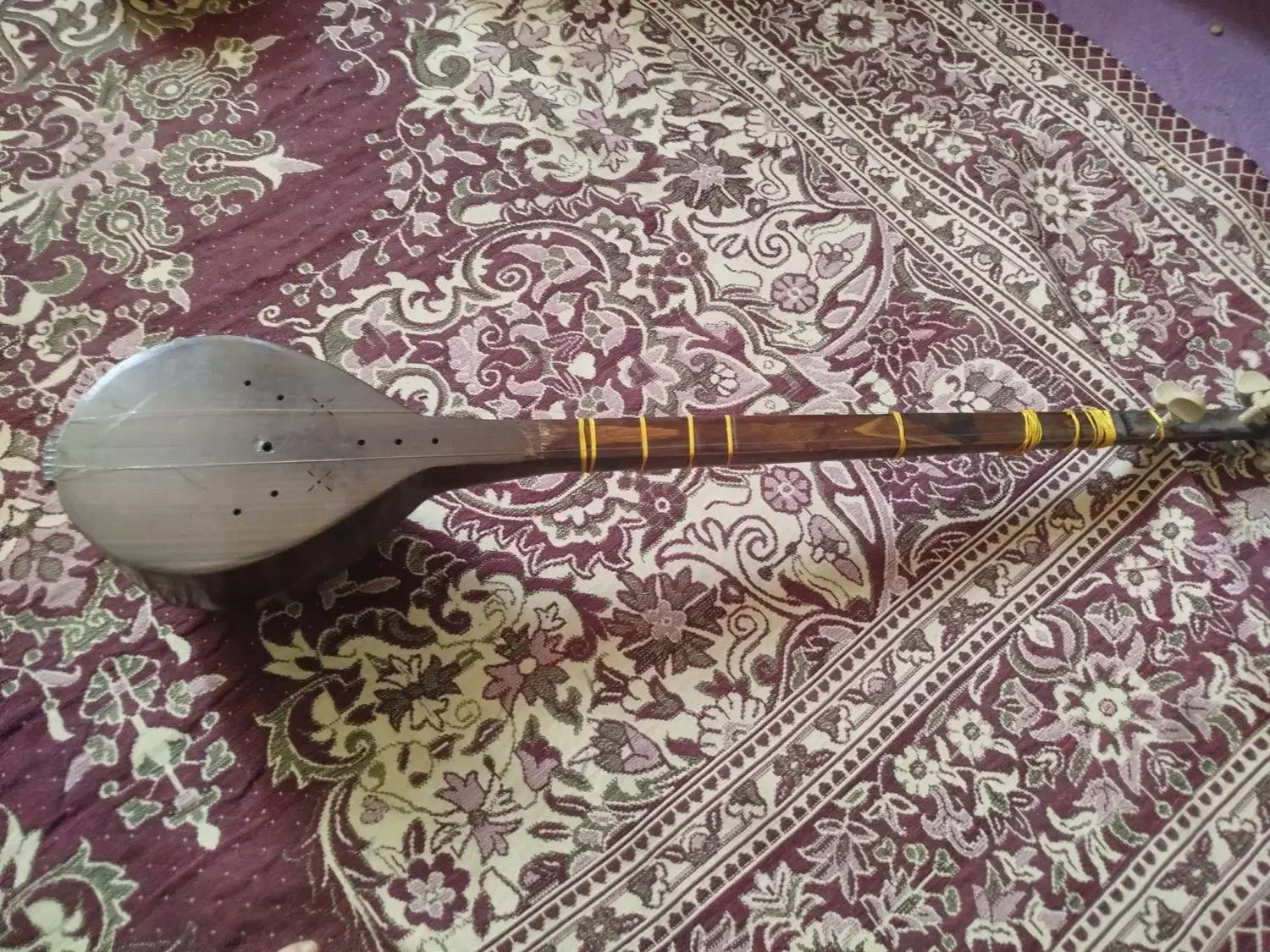 سه تار|سازهای سنتی|خمینی‌شهر, |دیوار