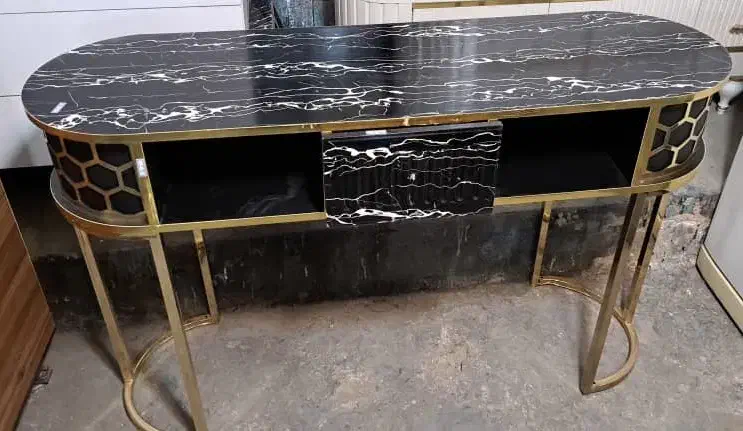 میزناخن|آرایشگاه و سالن‌های زیبایی|سقز, |دیوار