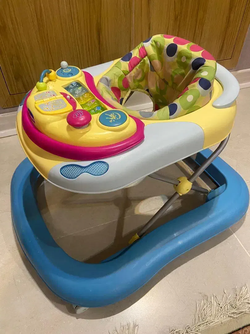 رورورئک|کالسکه و لوازم جانبی|ساری, |دیوار