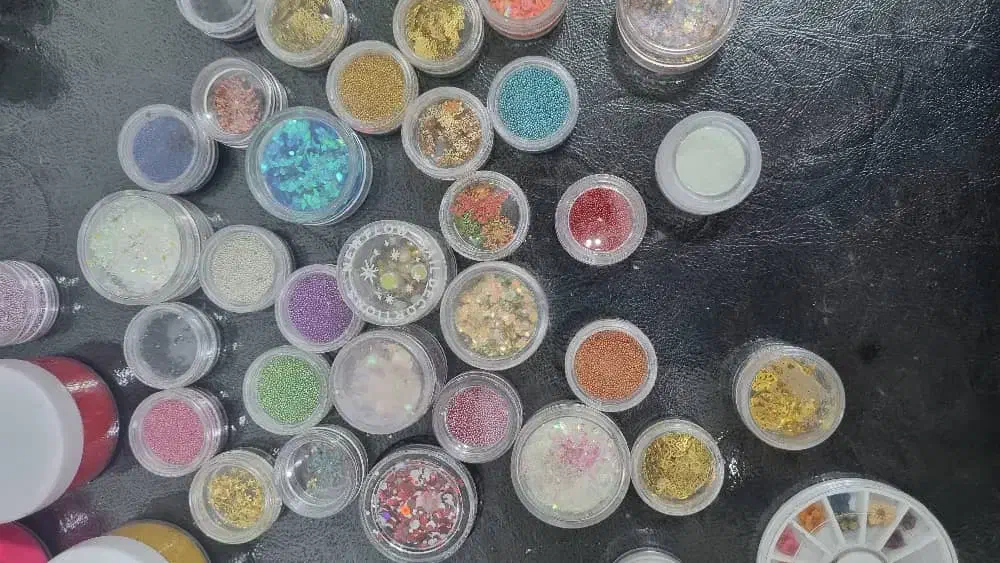 ۲۶ عدد لاک ژل پر وکم همه با دیزاین ۲۸۰۰|آرایشگاه و سالنهای زیبایی|رشت, علی آباد|دیوار