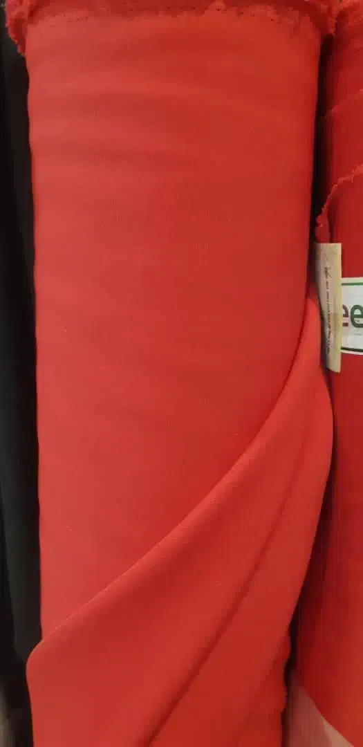 پارچه قرمز یلدایی پیدا شده هانی کرمی|اشیا|بیرجند, |دیوار