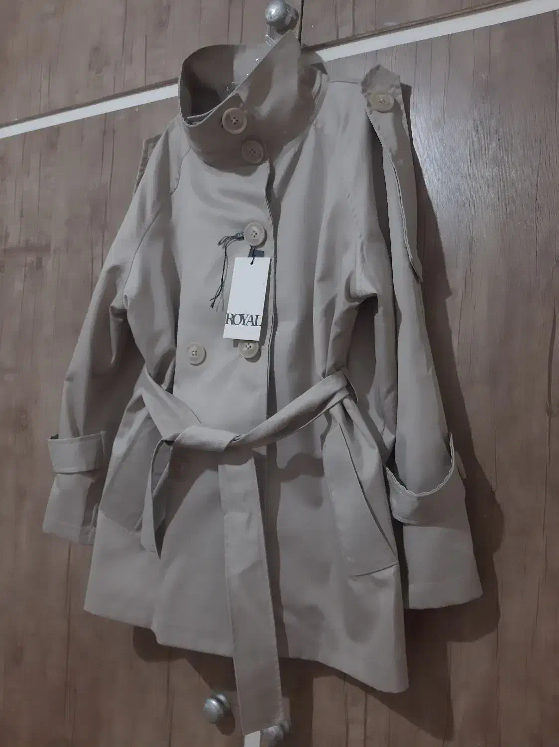 بارونی استردار نونو|لباس|تهران, تسلیحات|دیوار