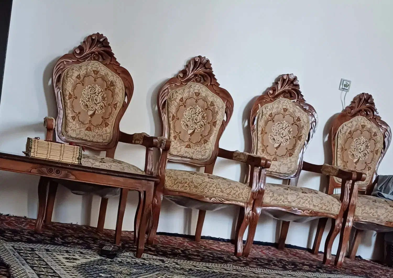 مبلمان|مبلمان خانگی و میز عسلی|بناب, |دیوار