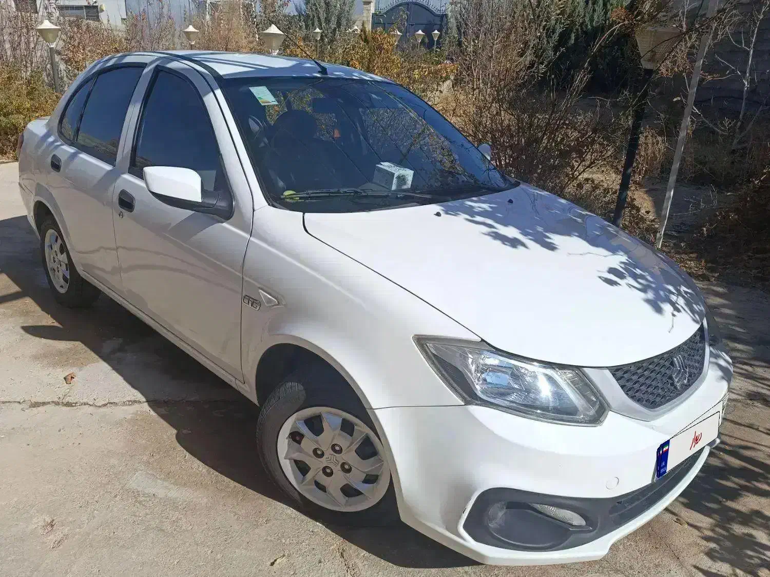 ساینا دوگانه کارخانه مدل ۱۴۰۲ سفید کم‌کارکرد|خودرو سواری و وانت|شیراز, قدوسی شرقی|دیوار