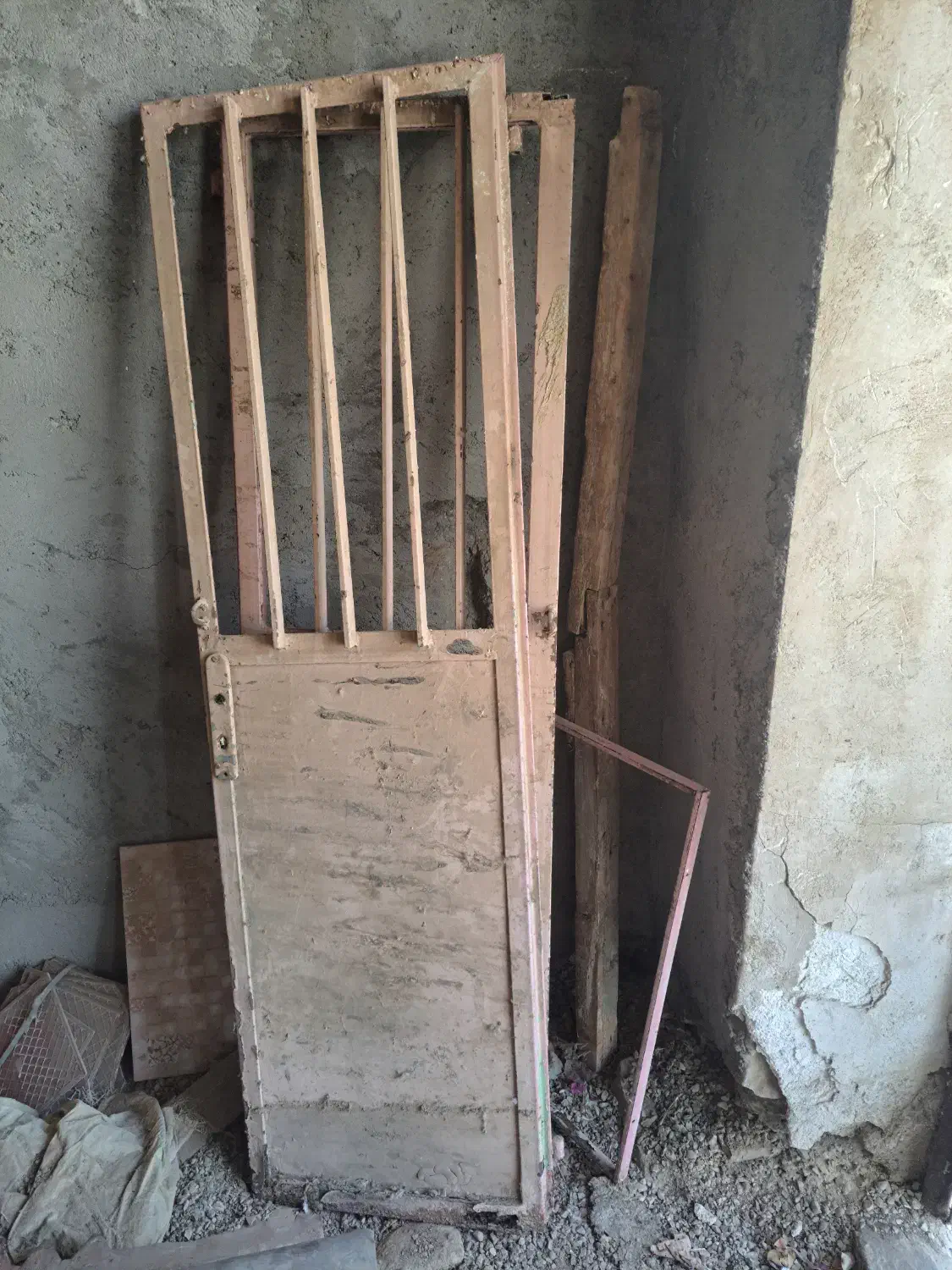 در فلزی|مصالح و تجهیزات ساختمان|مسجد سلیمان, |دیوار