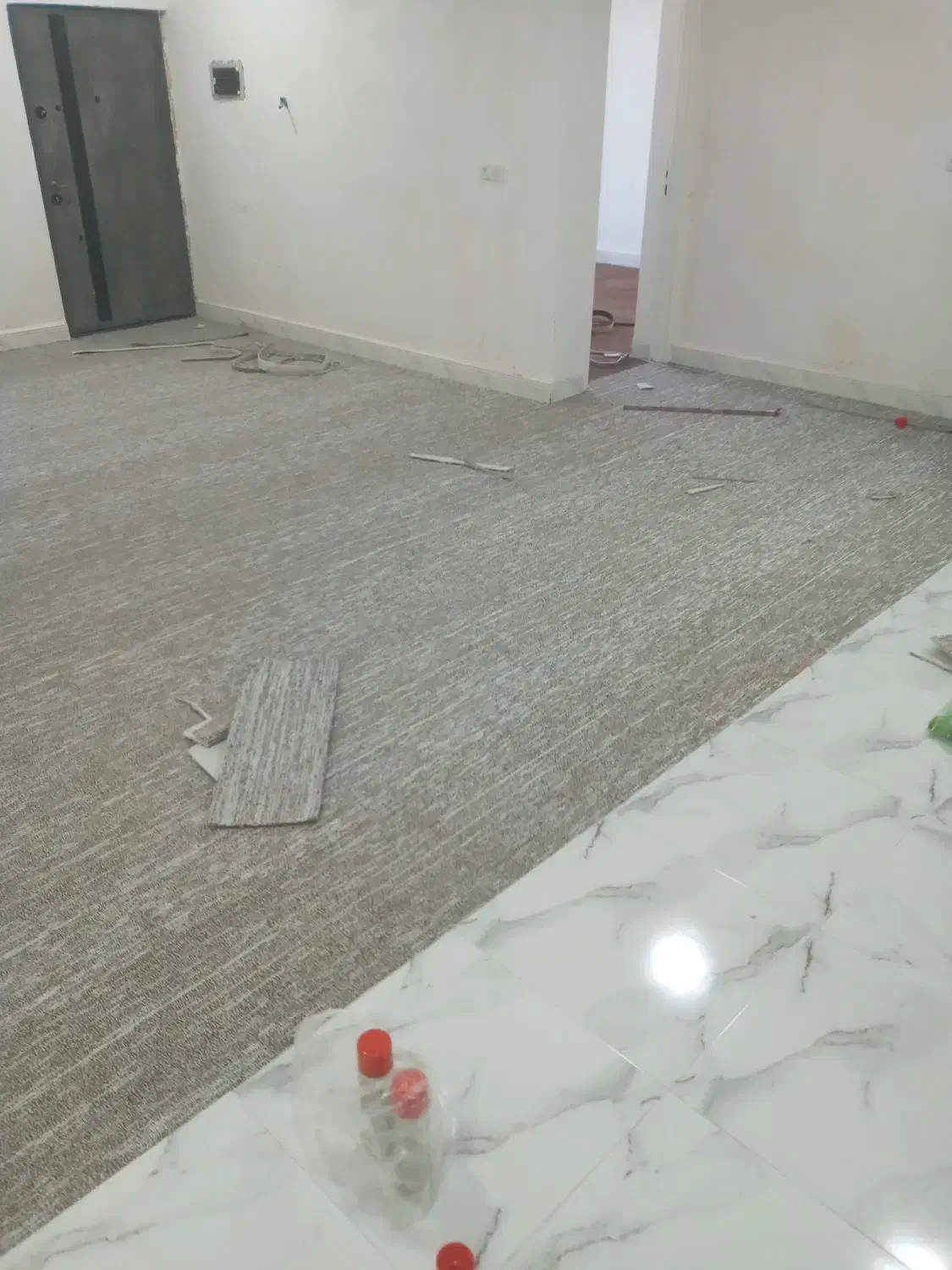 نصب انواع موکت وچمن مصنوعی|خدمات پیشه و مهارت|بندر گناوه, |دیوار