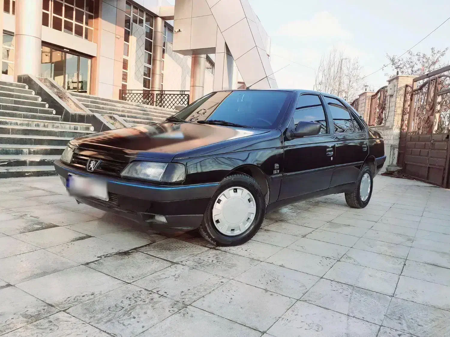 پژو ۴۰۵ مشکی مدل ۸۱|خودرو سواری و وانت|خرمآباد, |دیوار