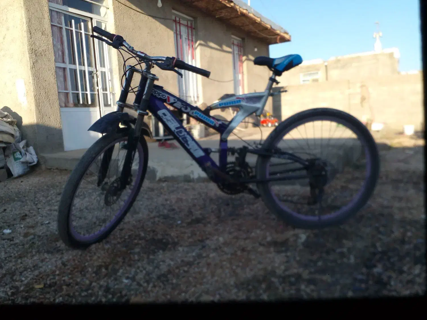 دو عدد دوچرخه|دوچرخه، اسکیت، اسکوتر|قلقل رود, |دیوار