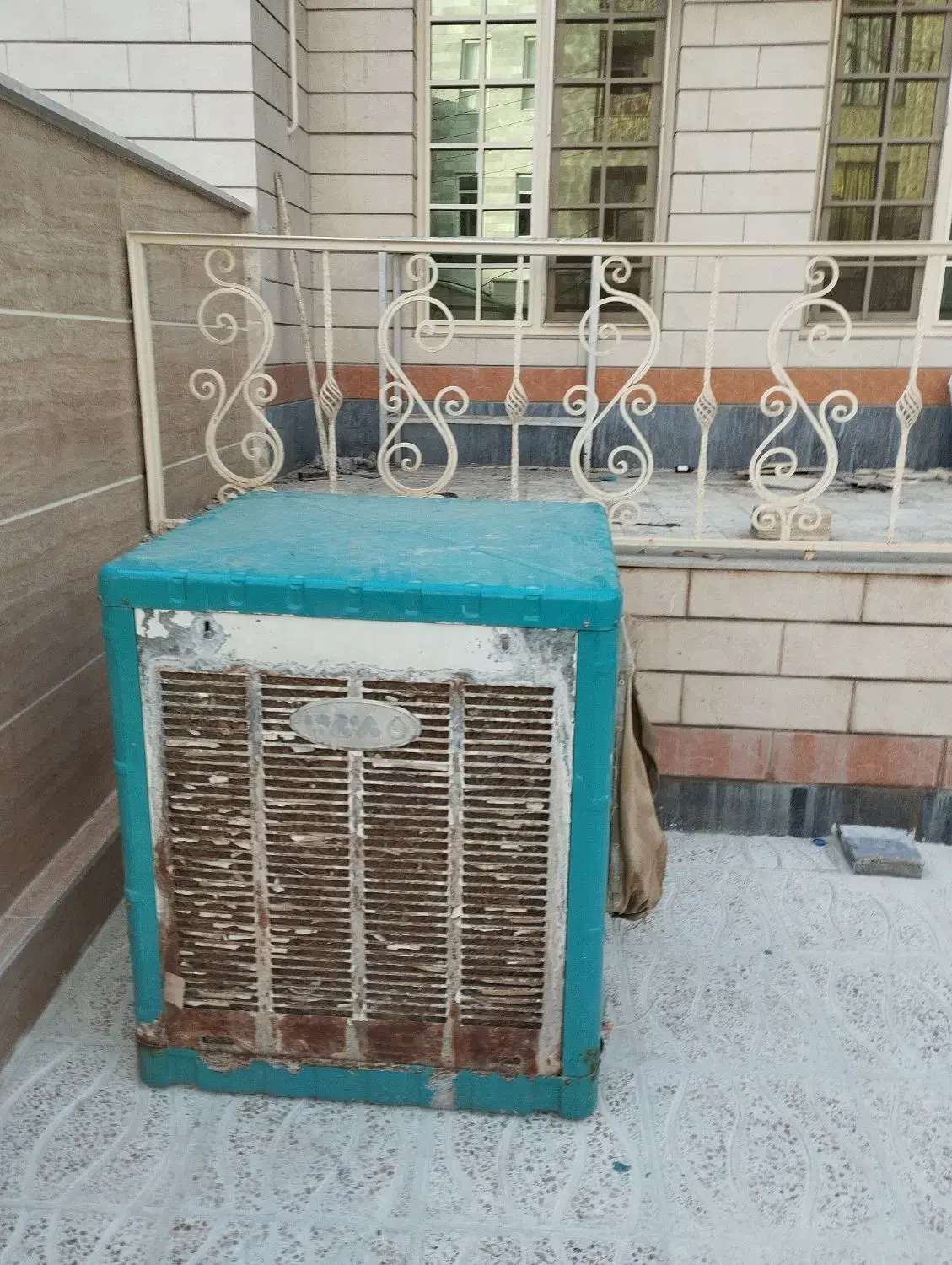 کولر آبی|کولر آبی|میانه, |دیوار