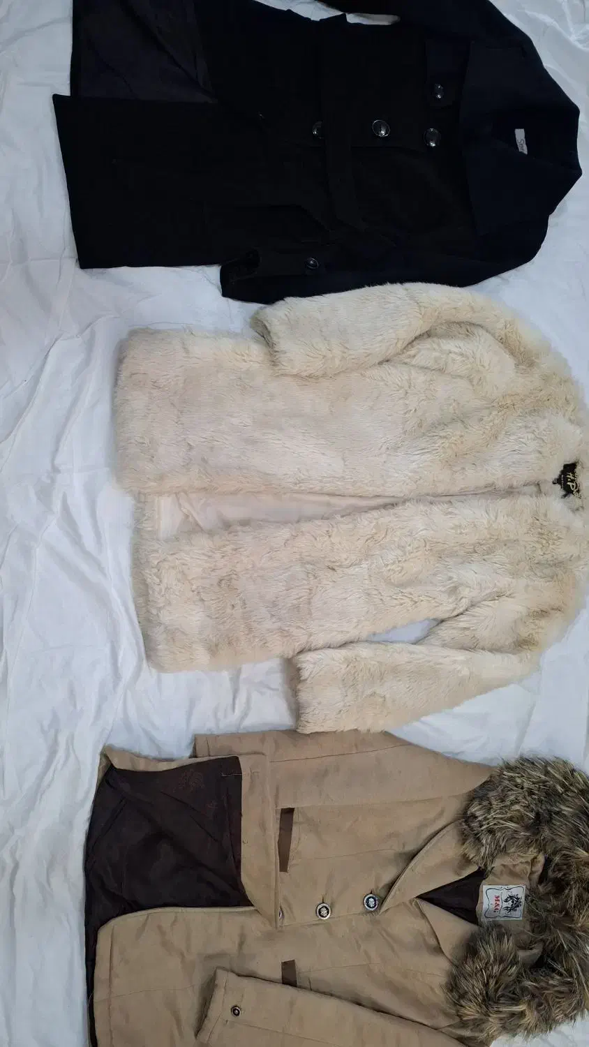 تعدادیپالتو لباسباقیمتبسیارمناسببفروشمیرسد|لباس|آبادان, |دیوار