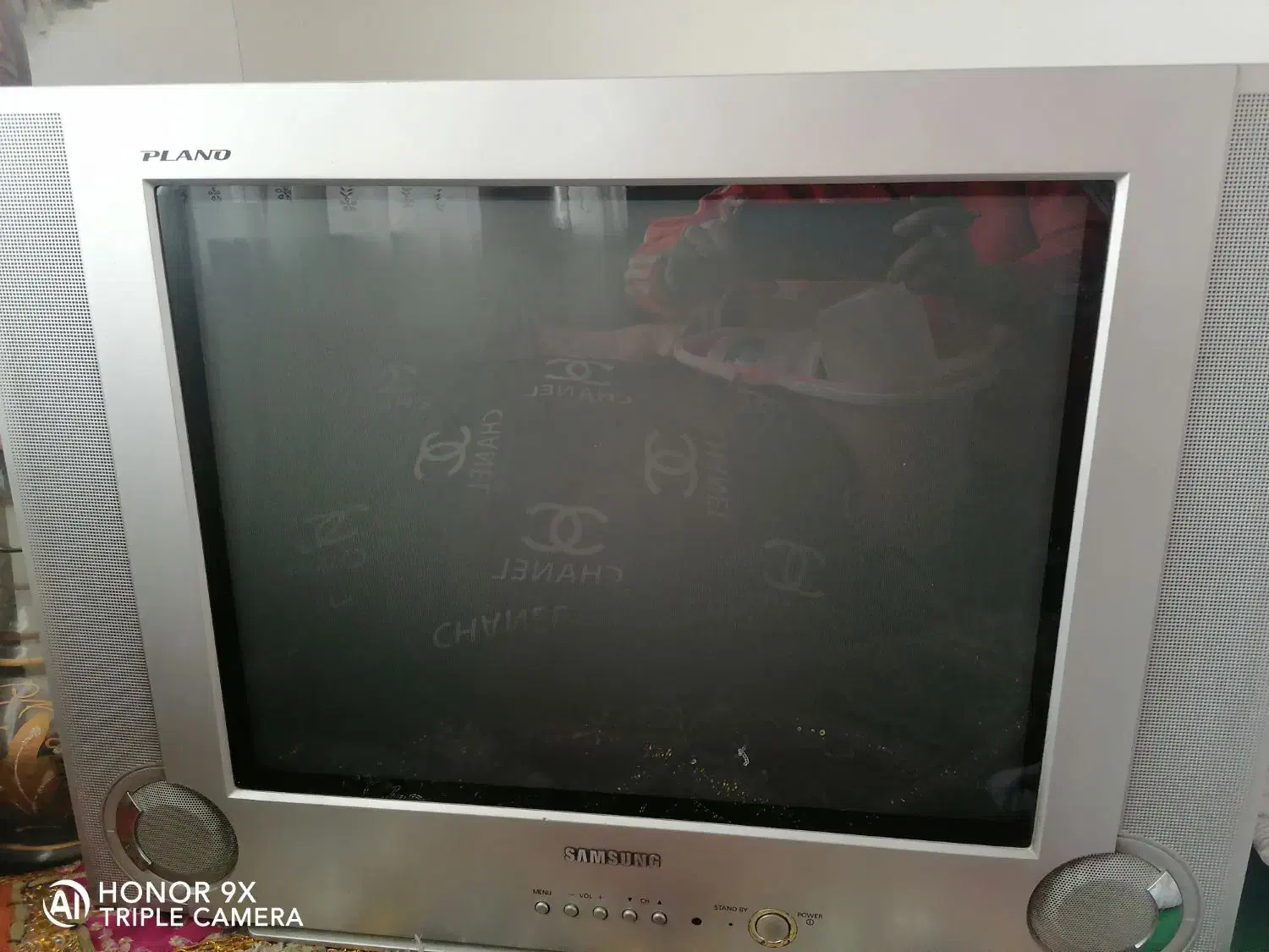 تلویزیون کاملا سالم کار میکند مارک سامسونگ|تلویزیون و پروژکتور|اردبیل, |دیوار