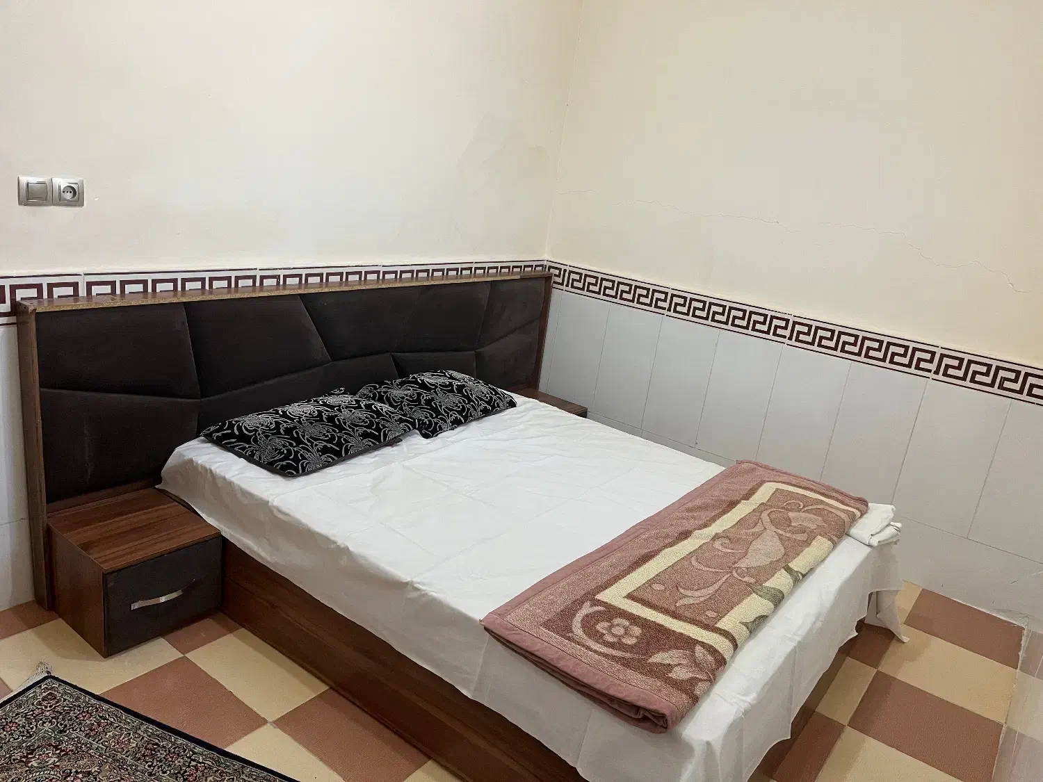 منزل شیک فول امکانات بصورت روزانه دربهترین نقطه شه|اجارهٔ کوتاه‌مدت آپارتمان و سوئیت|سیرجان, |دیوار