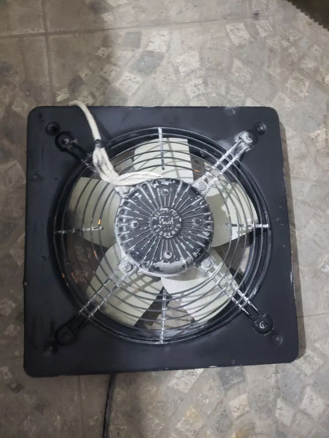 فن هواکش صنعتی ۴۵در ۴۵|پنکه و تصفیهکنندهٔ هوا|ارومیه, |دیوار