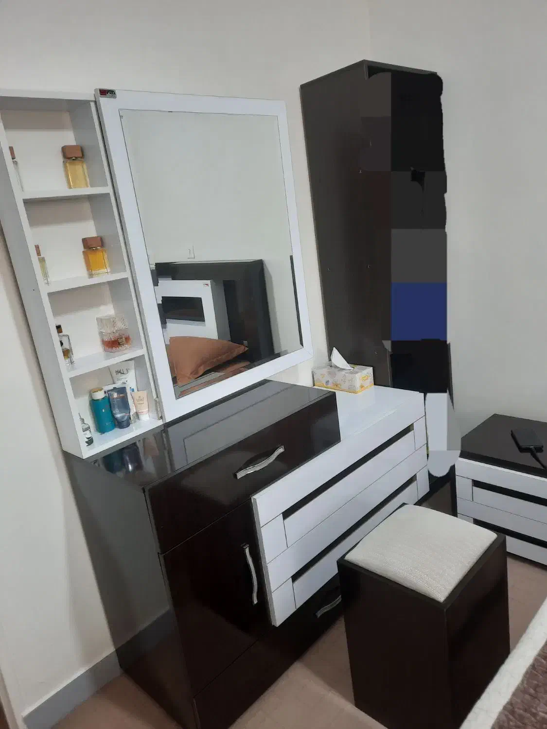 سرویس خواب|تخت و سرویس خواب|تلو, |دیوار