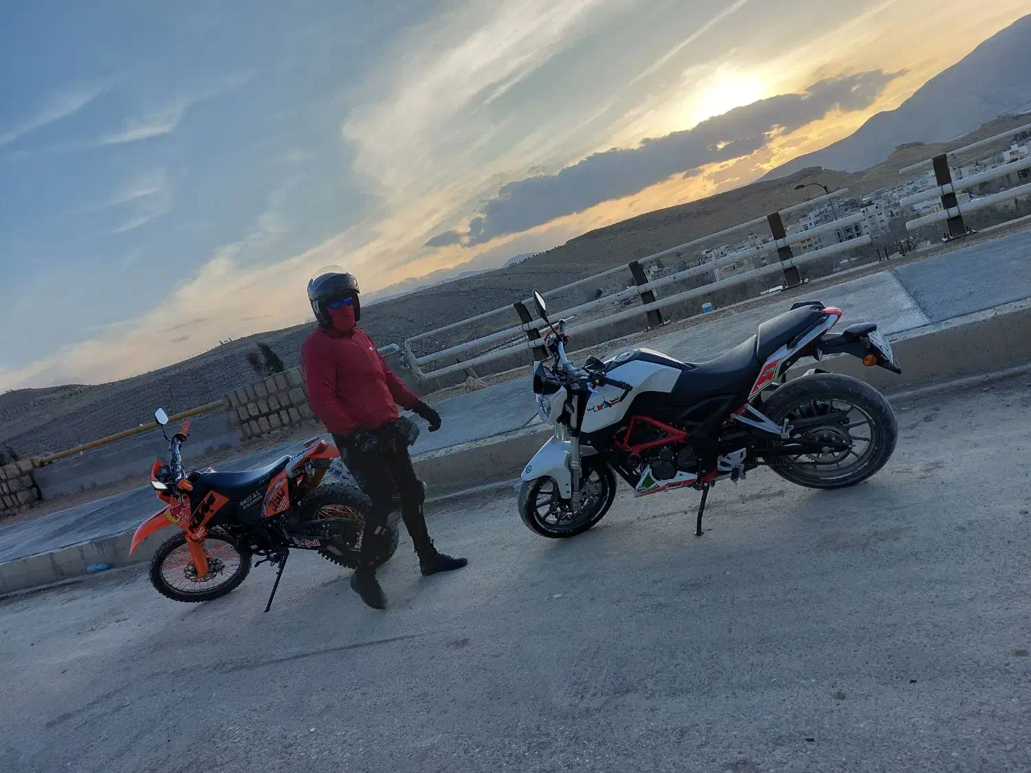 بنلی ۲۵۰ تک در حد خشک ۹۸|موتورسیکلت|شیراز, شهرک ولیعصر|دیوار