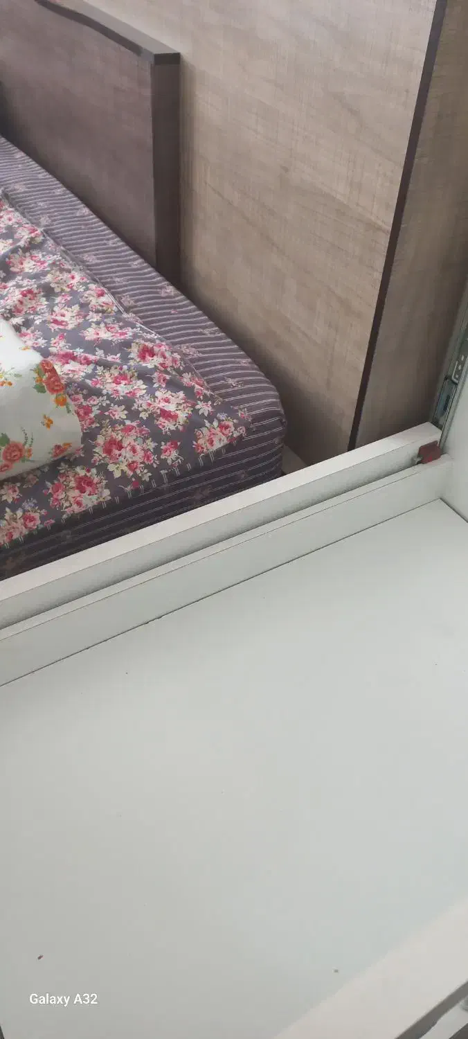 تخت نوزاد کنار مادر|تخت و صندلی بچه|اصفهان, گلزار|دیوار