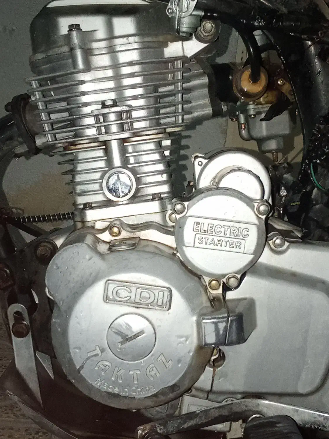 موتور ۱۲۵ تکناب|موتورسیکلت|گچی, |دیوار