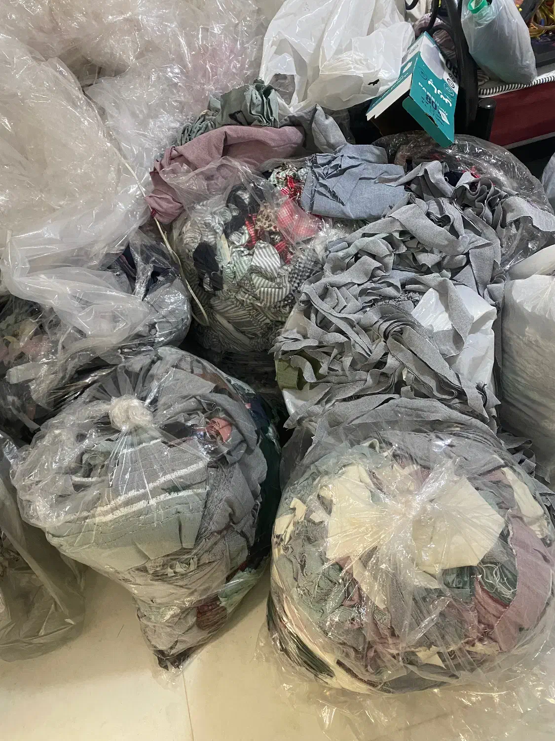 خورده پارچه و سر قیچی|لوازم خیاطی و بافتنی|یزد, |دیوار