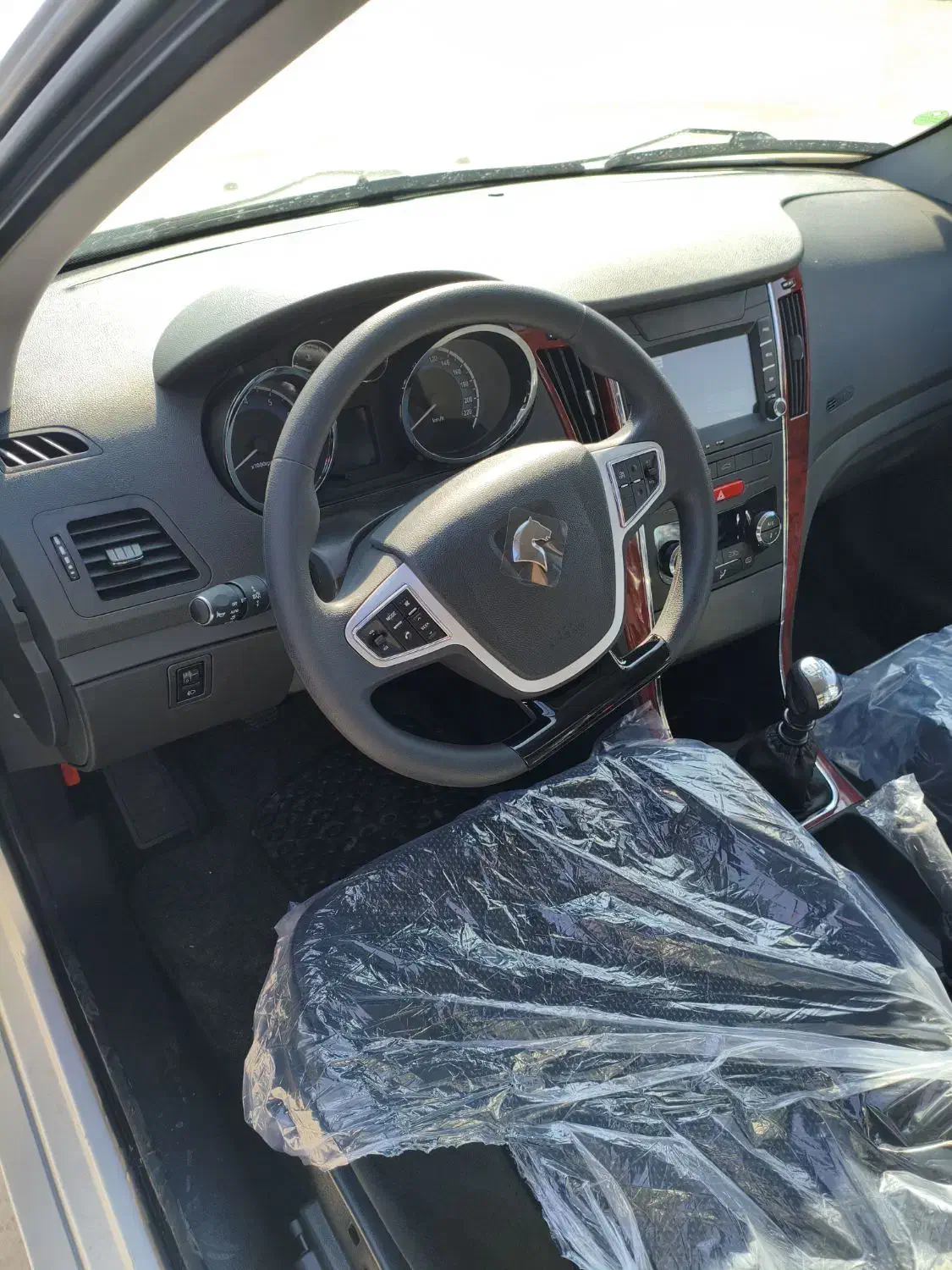 دنا پلاس 6دنده1404|خودرو سواری و وانت|کوار, |دیوار