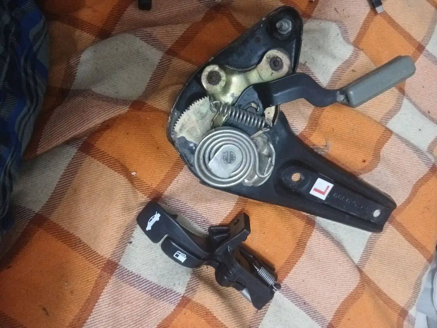 جک آچارچرخ،خطر206اهرم صندلی ودرب صندوق وباک آریو|قطعات یدکی و لوازم جانبی|اصفهان, ملک‌شهر|دیوار