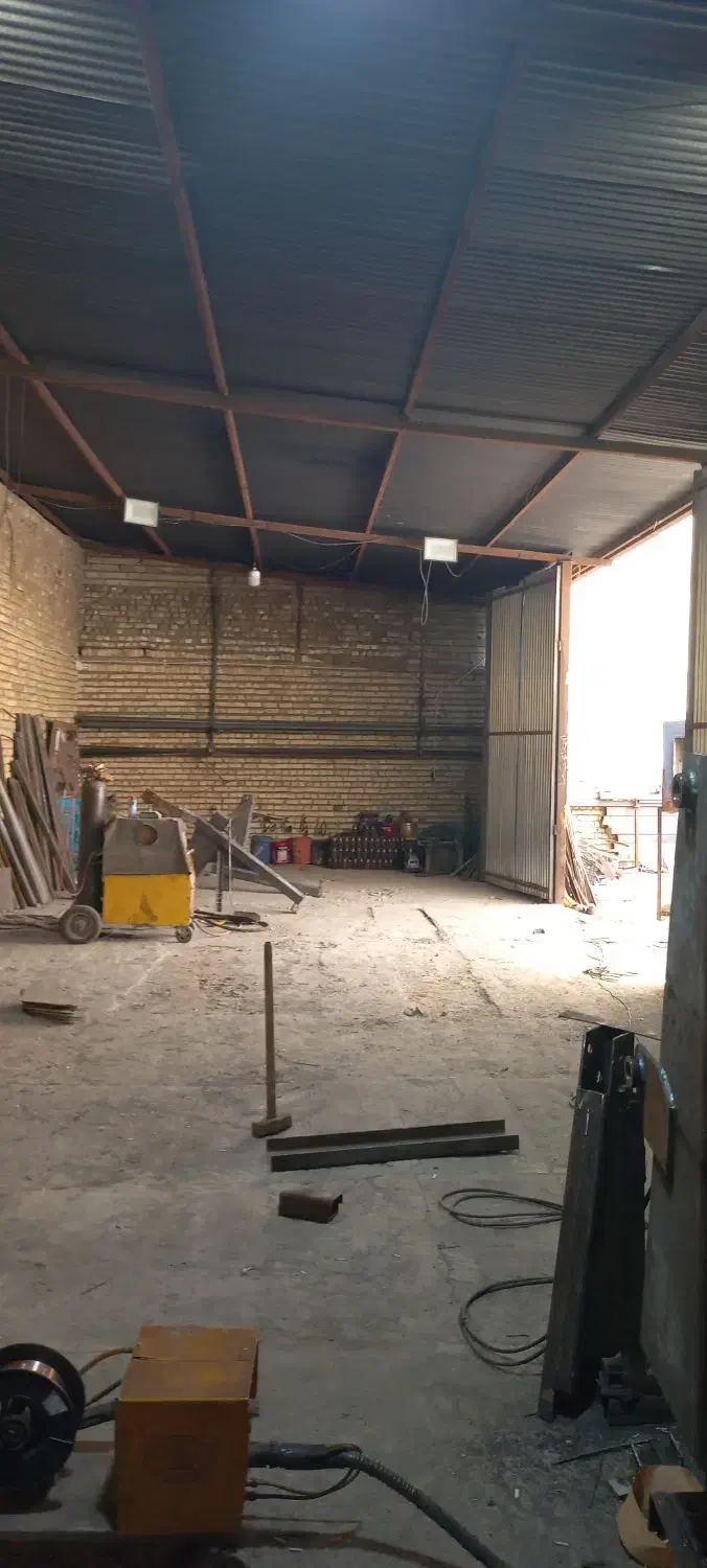 کارگاهی به متراژ ۳۷۰ متر که ۱۲۰ متر آن سوله میباشد|اجارهٔ دفتر صنعتی، کشاورزی، تجاری|خمینیشهر, |دیوار