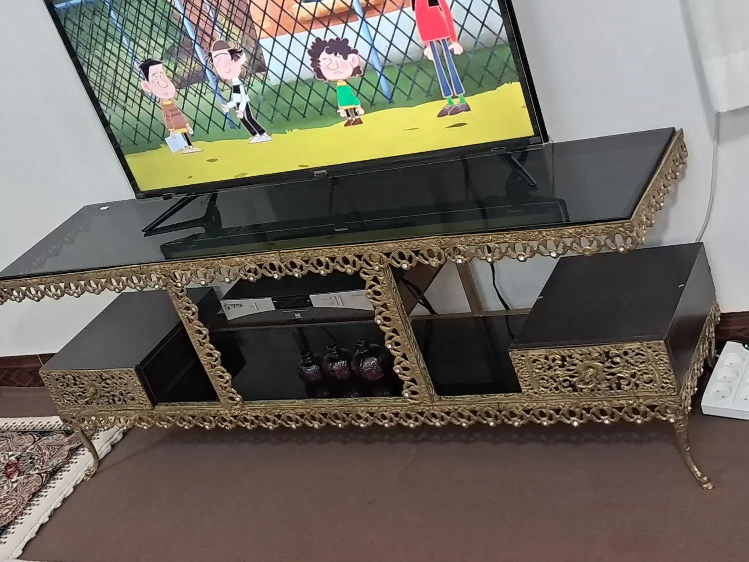 میزتی وی برنجی شیک|میز تلویزیون|اراک, |دیوار