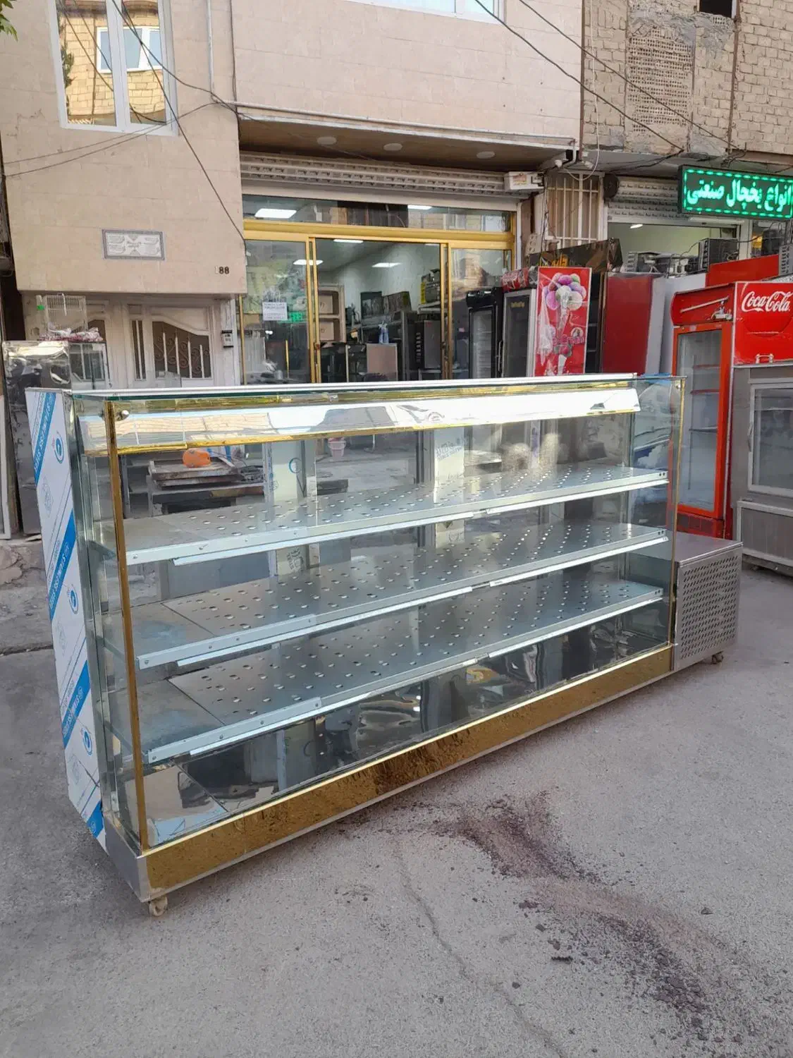 فریزر مکعبی 2.5متری ویترینی در حد نو|فروشگاه و مغازه|نسیمشهر, |دیوار