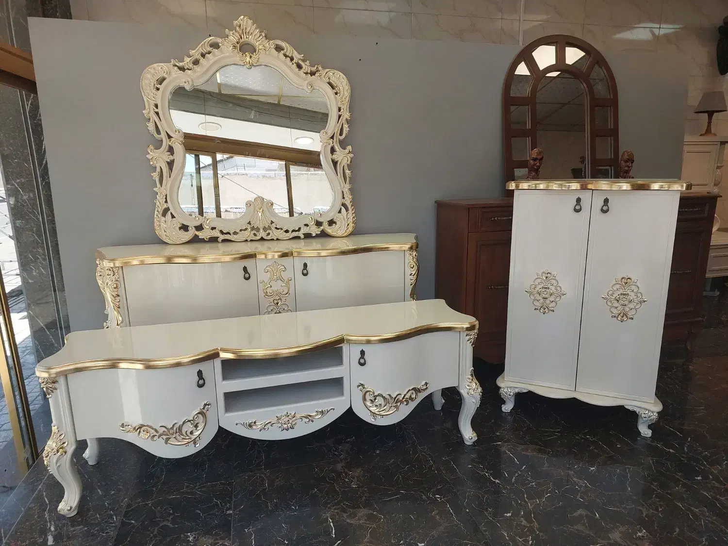 آینه و کنسول سلطان|بوفه، ویترین، کنسول|تهران, شهید رجایی|دیوار